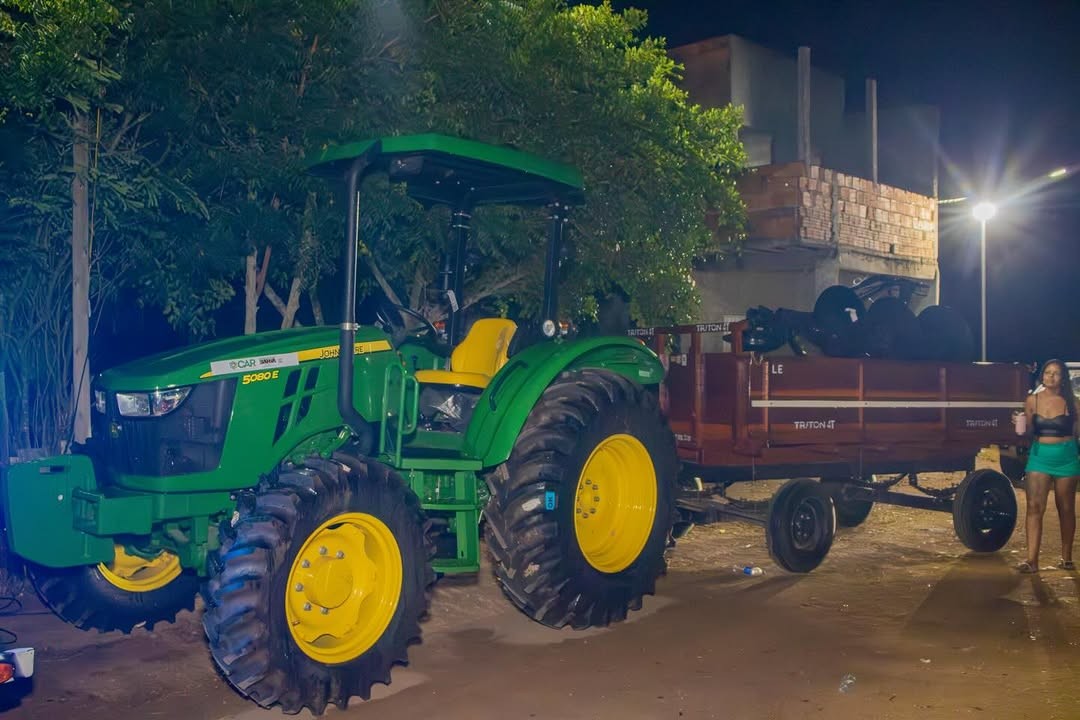 Ontem à noite estivemos na comunidade da Varginha para a entrega de um novo trator, fruto da parceria e do compromisso do Deputado Matheus Ferreira com o nosso povo.